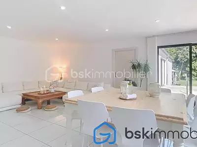 Maison, 210 m²