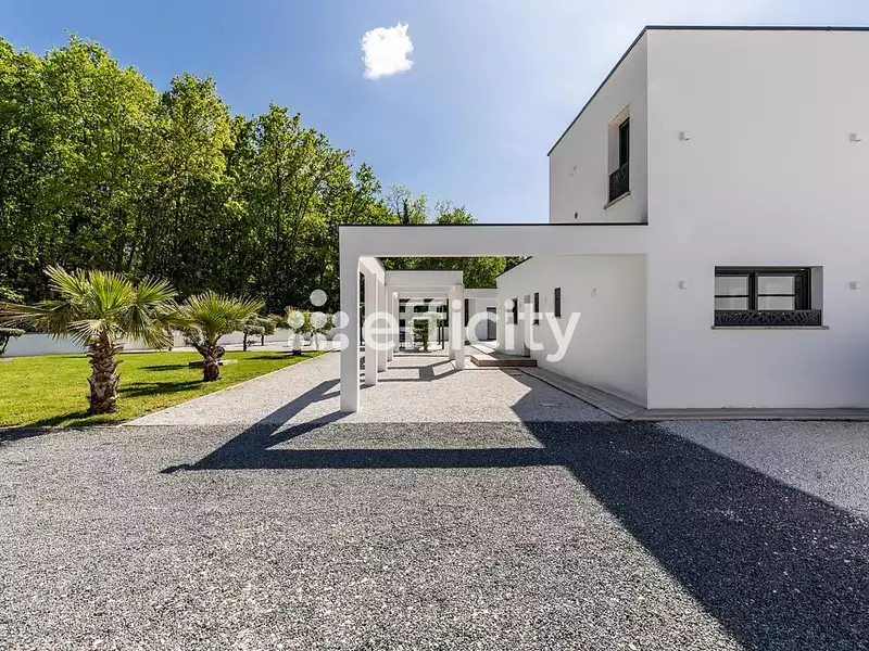 Maison, 340 m²