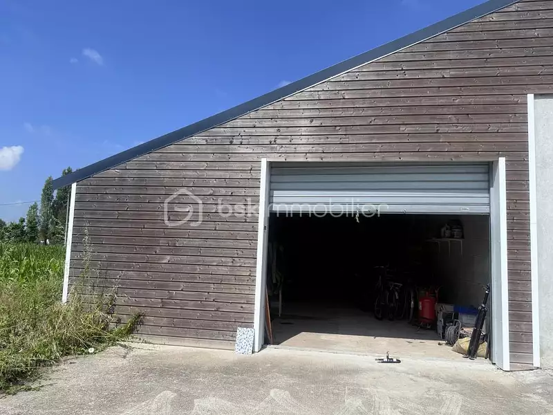 Parking, 90 m²