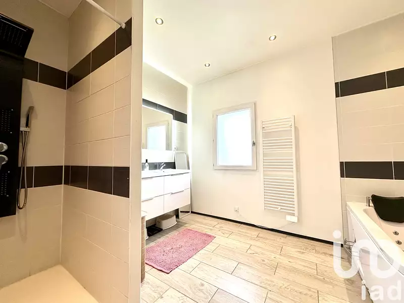 Maison, 160 m²