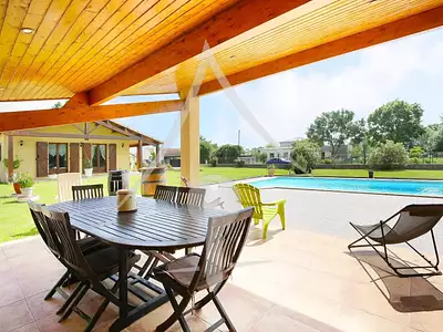 Maison, 163 m²