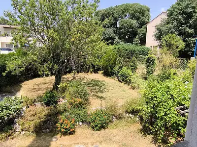 Terrain, 197 m²