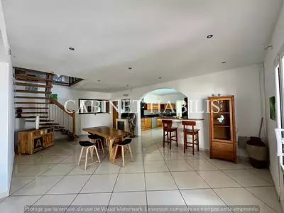 Maison, 240,05 m²