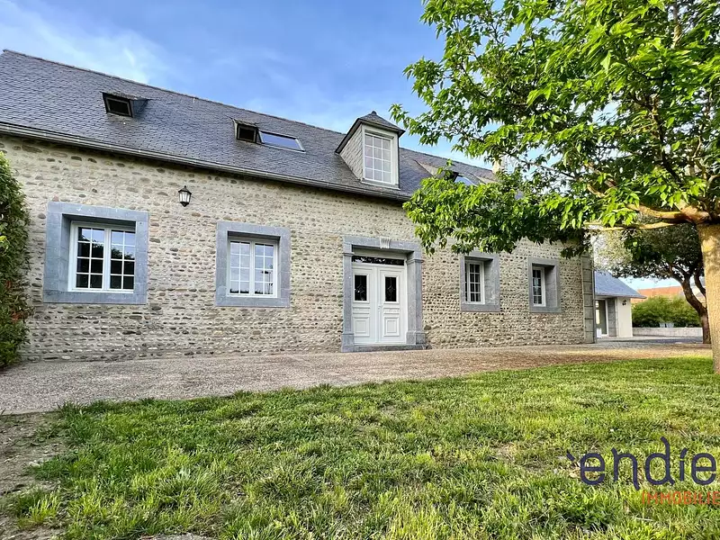 Maison, 230 m²