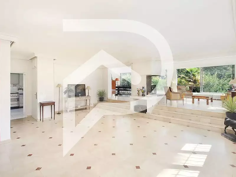 Maison, 220 m²