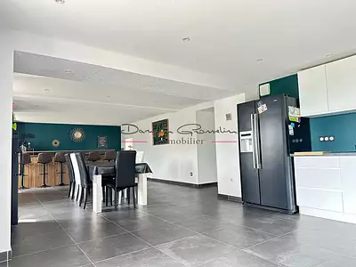 Maison, 245 m²