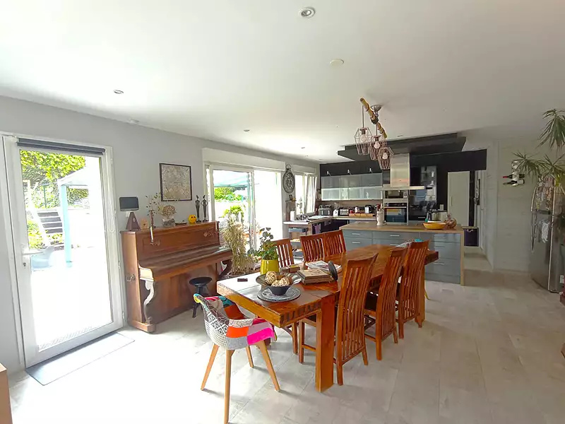 Maison, 177 m²