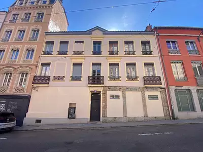 Immeuble, 220 m²