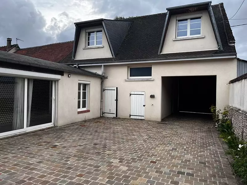 Maison, 166 m²