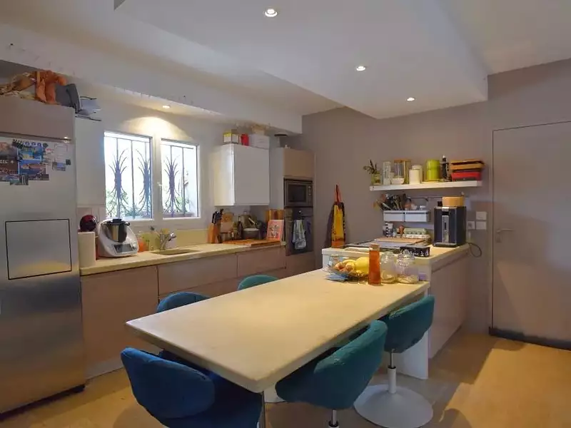 Maison, 240 m²