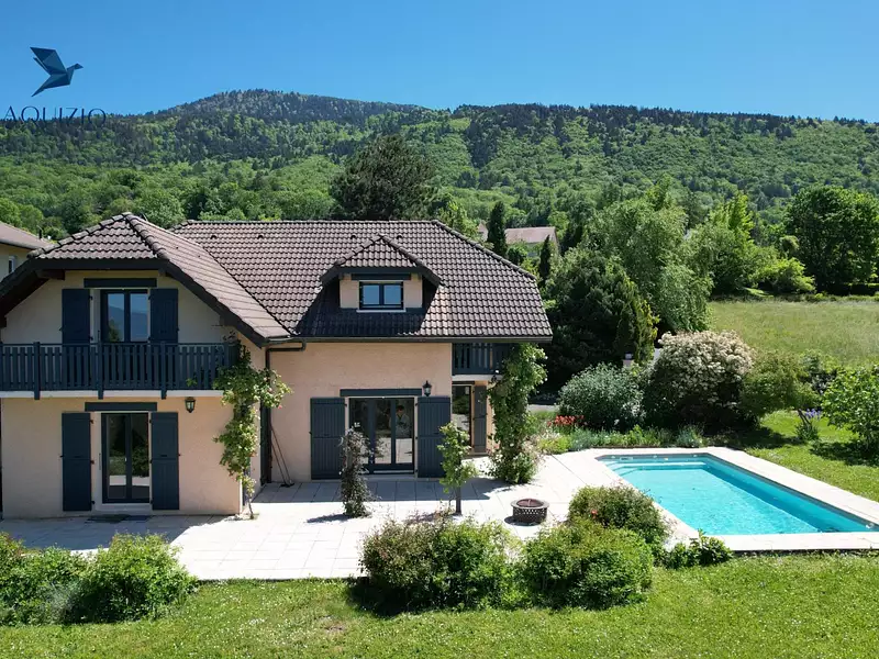 Maison, 261 m²