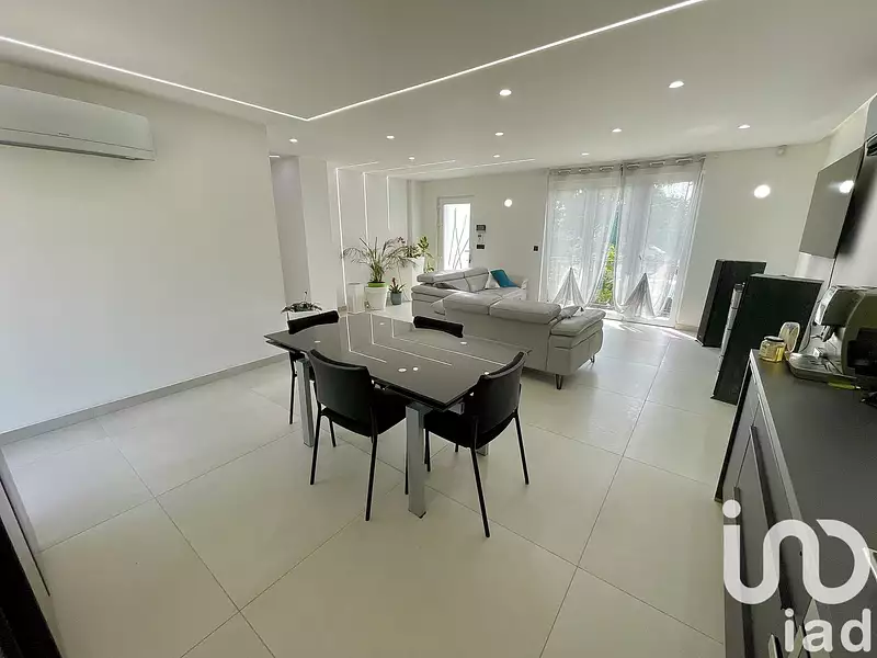Maison, 77 m²