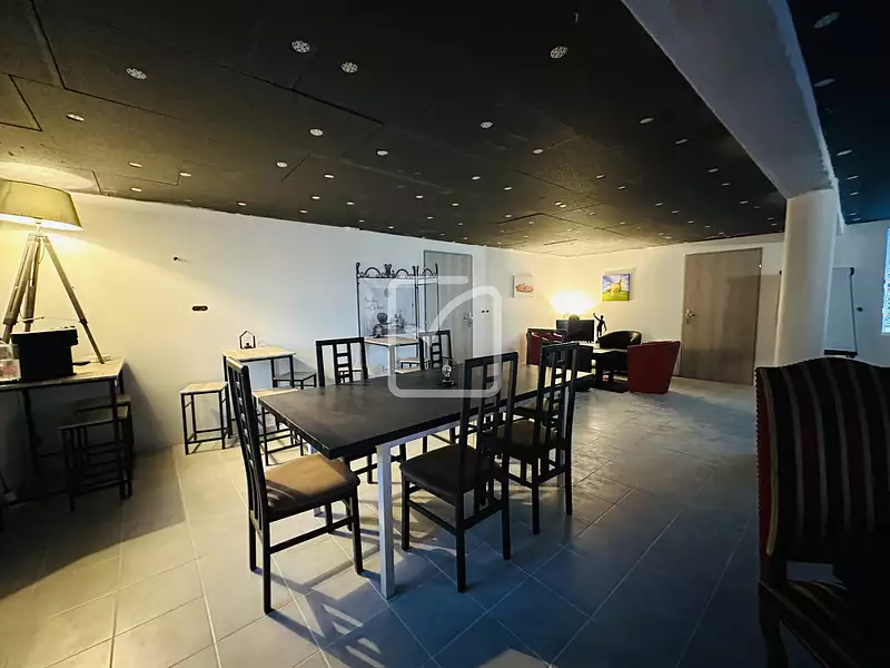 Maison, 281 m²