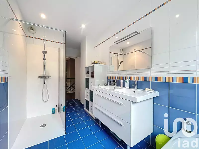 Maison, 215 m²