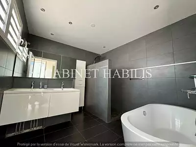 Maison, 240,05 m²