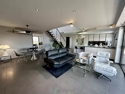 Maison, 166 m²