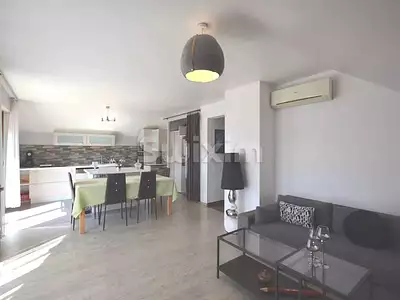Maison, 233,43 m²