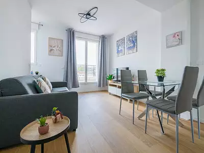 1 360 € CC Appartement • 55 m² • 2 pièces • 1 chambre Bagnolet (93170)