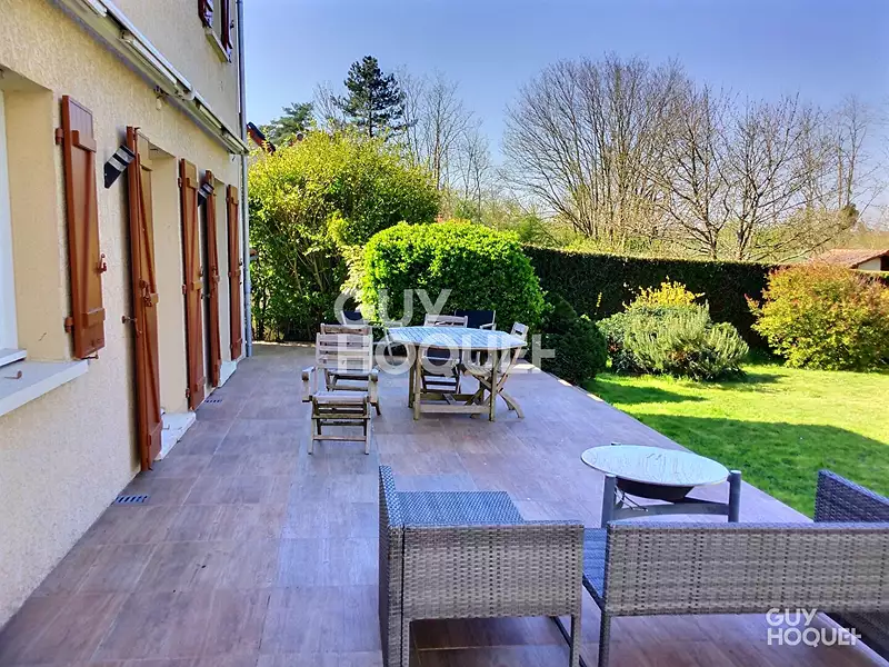 Maison, 220 m²