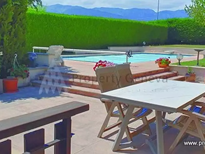 Maison, 196 m²