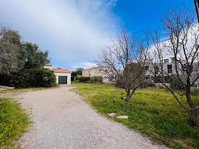 Terrain, 305 m²