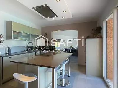 Maison, 260 m²