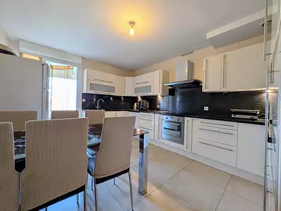 Maison, 170 m²