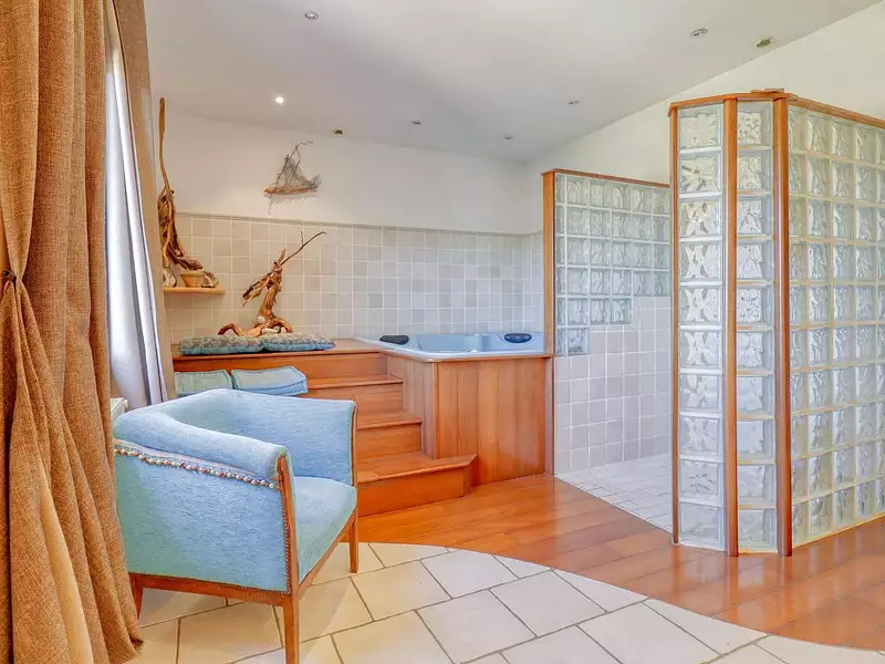 Maison, 254 m²