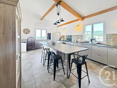 Maison, 246,6 m²