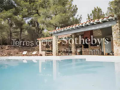 Maison, 240 m²