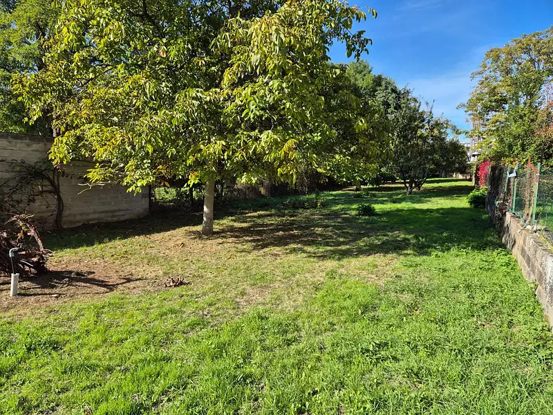 Terrain, 1 200 m²