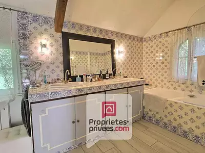 Maison, 220 m²