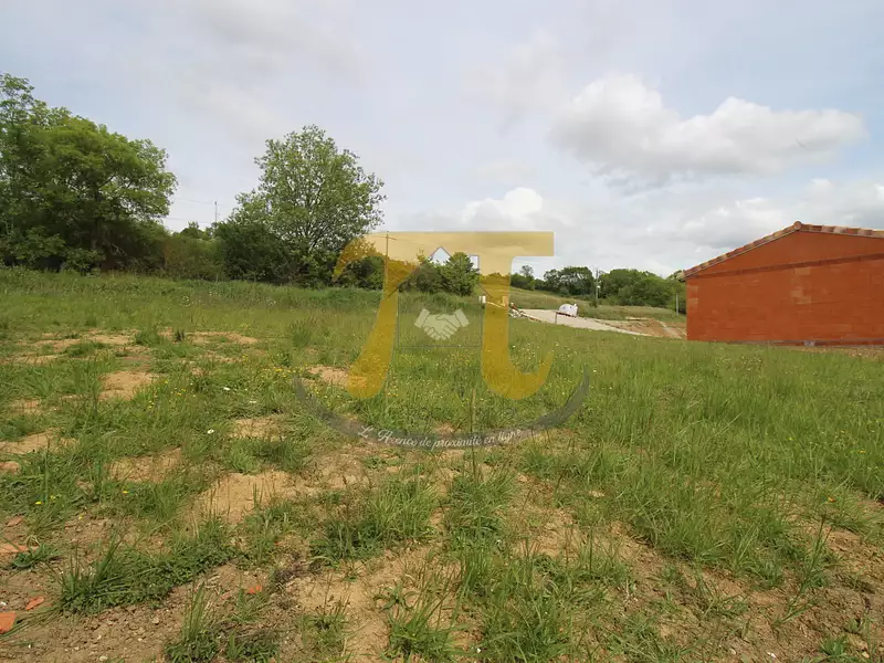 Terrain, 1 140 m²