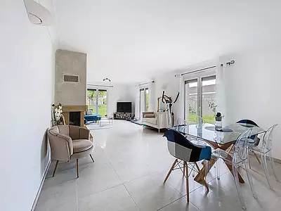 Maison, 165 m²