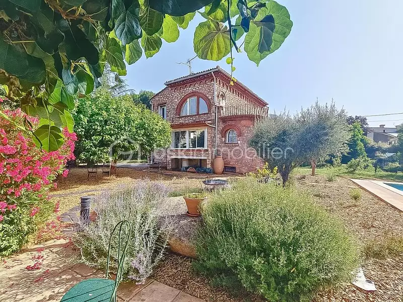 Maison, 166 m²